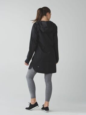 Lululemon Definitely Raining Jacket
Black size 6